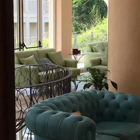 ホテル La Rosa 3*